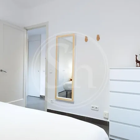 Eixample Hospital Clinic Апартаменты Барселона